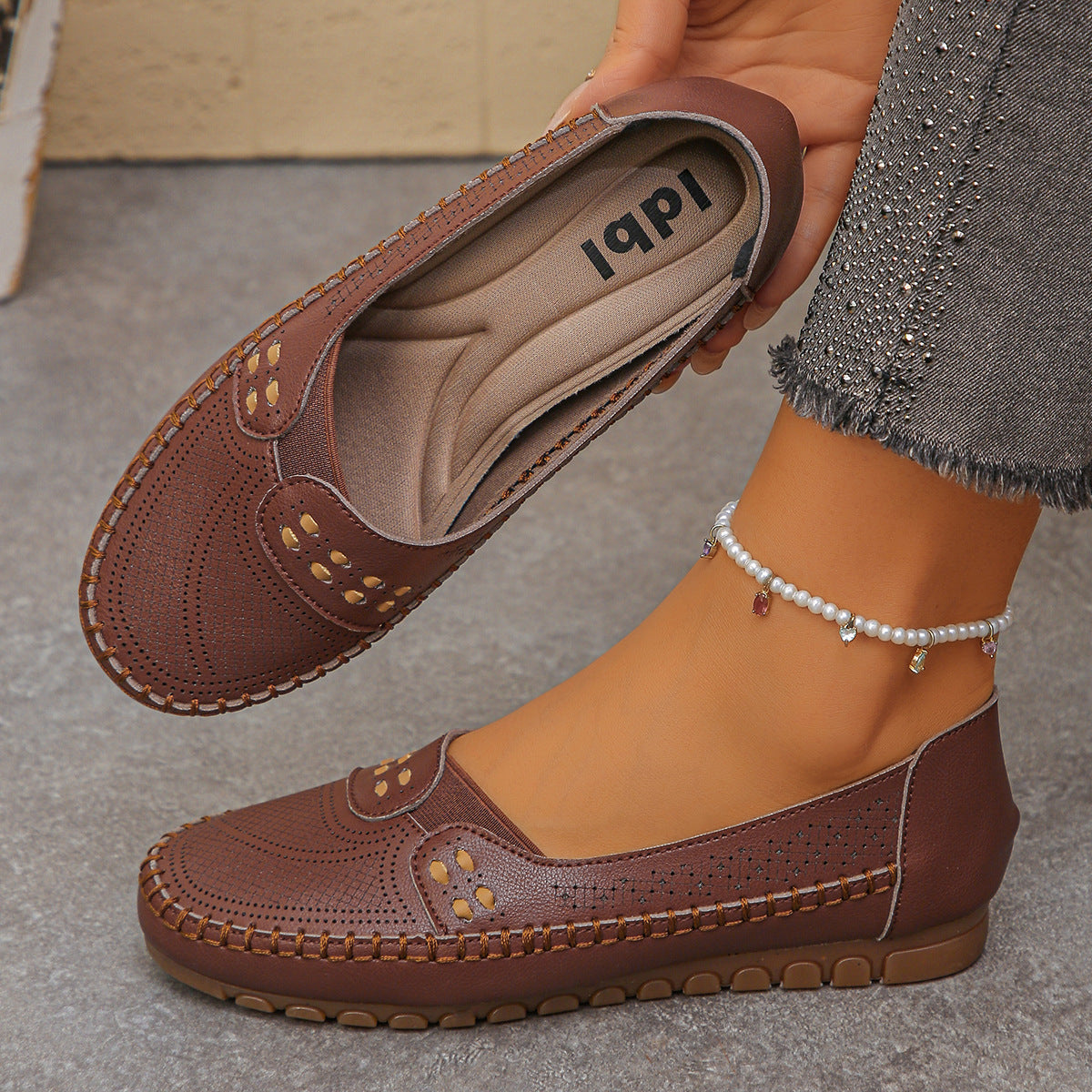 Colección Comfort 2026: Zapatos casual cosidos a mano, ¡disponibles hasta la talla 43! Perfecta para pies anchos o cansados.