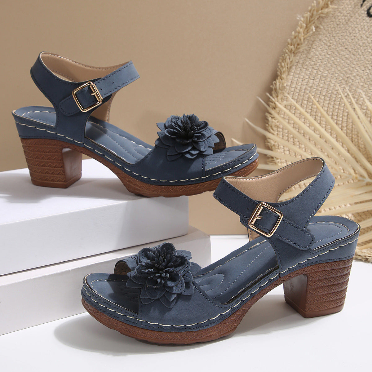🌟【36-43】Sandale elegante pentru femei, cu vârful deschis, de vară 2025, sandale cu toc înalt și talpă groasă și decorațiuni florale