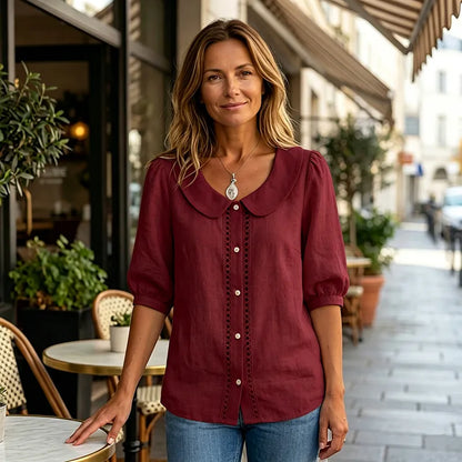 Camisa de verano para mujer con cuello Peter Pan y detalles de encaje, blusa elegante con mangas tres cuartos, top informal en textura de lino.