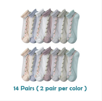 🔥10 pares de calcetines finos de encaje transpirables con estampado floral.