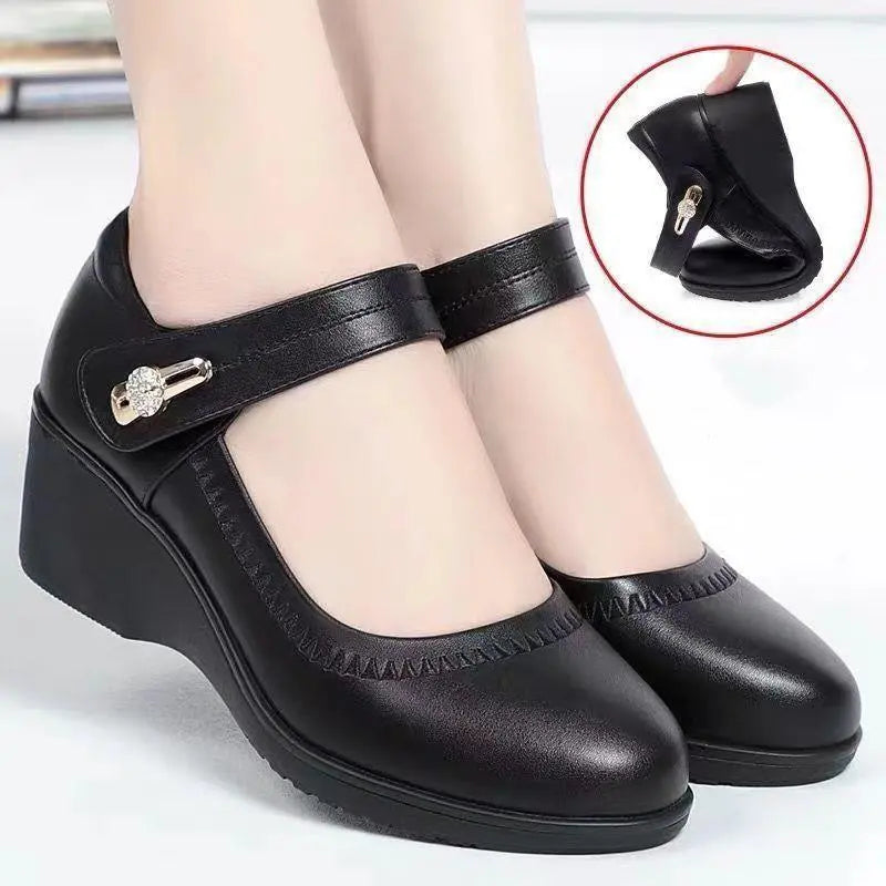 【35-41】Zapatos de piel suave con suela blanda y tacón de cuña antideslizantes para madres