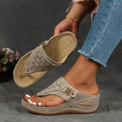 😍【35-43】 Duté klinové papuče na platforme veľkých rozmerov