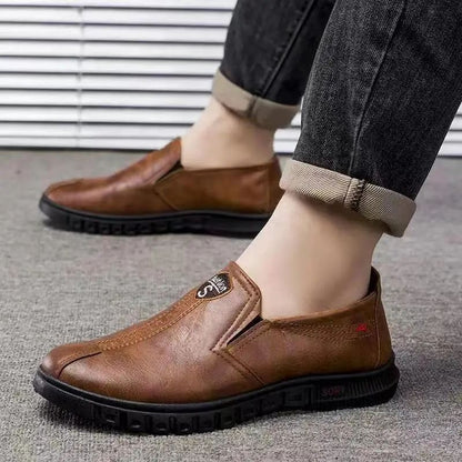 👞【39-44】Nuevos zapatos de conducir de suela blanda para hombre, ideales para otoño/invierno. Zapatos de vestir de piel sin cordones.