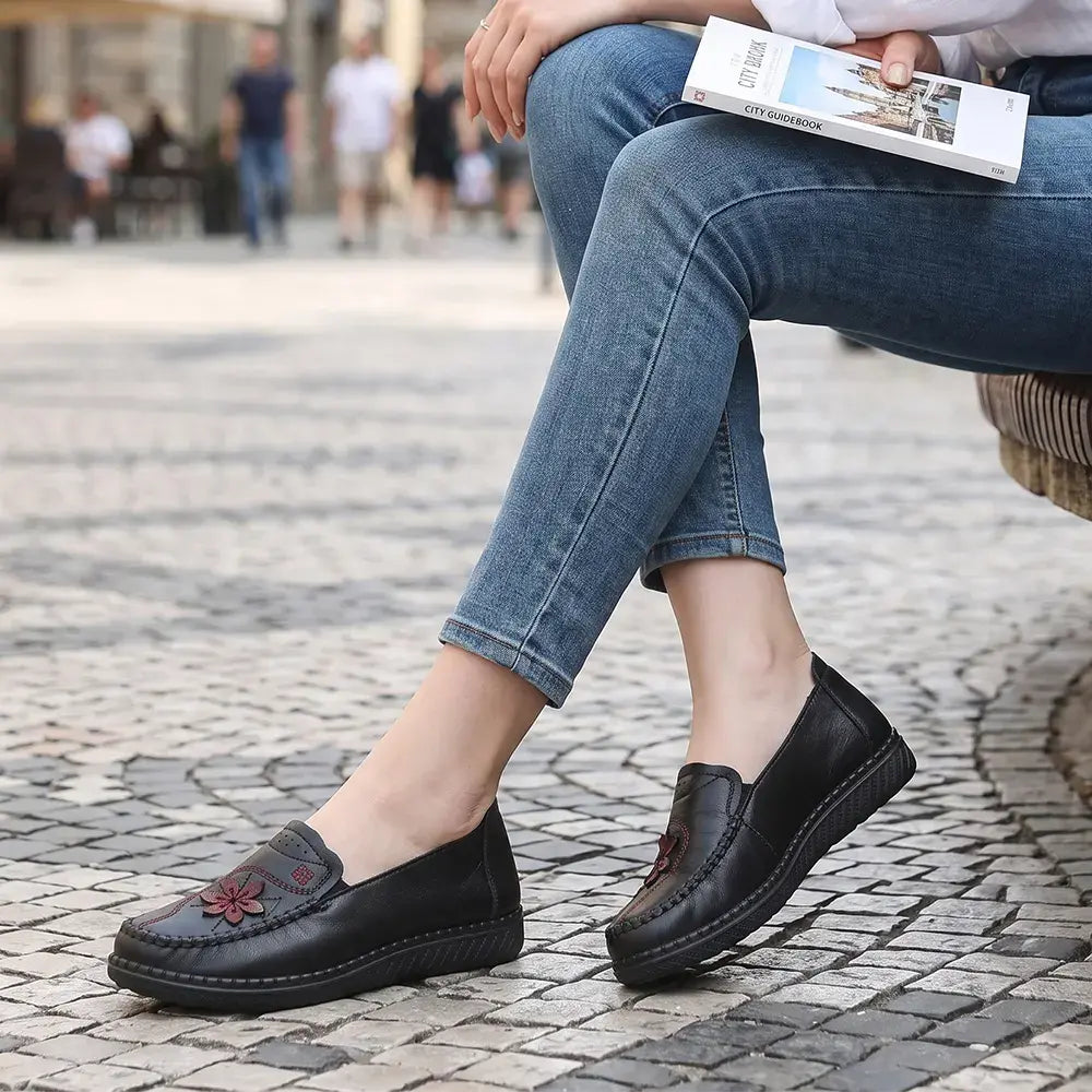 🍁【Tallas 35–41】Nuevos zapatos casuales para mujer: suela suave y antideslizante; un ajuste cómodo y relajado que no fatiga los pies, incluso tras un uso prolongado.
