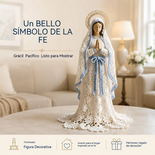 Figura de María tejida a mano al estilo ganchillo y encaje.