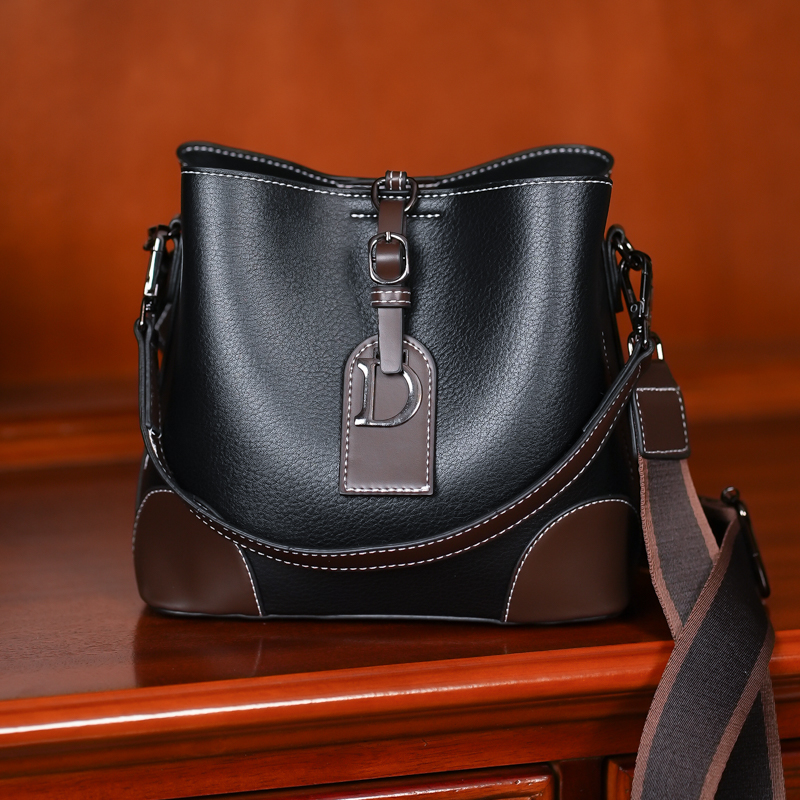 ✅Platba pri doručení. Retro crossbody kabelka cez rameno - veľká kapacita