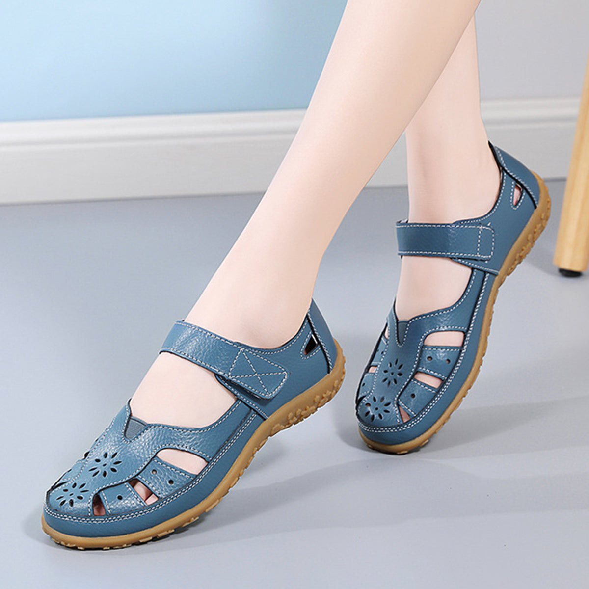 👡【Tallas 36-42】Sandalias planas ortopédicas elegantes y cómodas para mujer, hechas de cuero genuino suave, cómodas y transpirables.