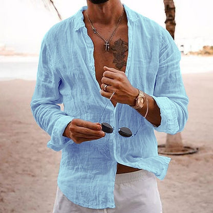 Camisa de hombre de algodón y lino con cuello doblado.
