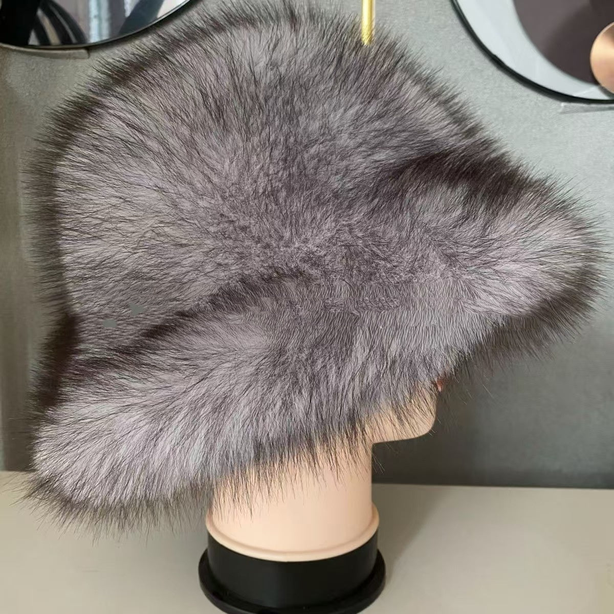 👒Zľava -47%🔥 Dámska teplá jesenná a zimná čiapka s veľkou krempou a kopulou z líšky