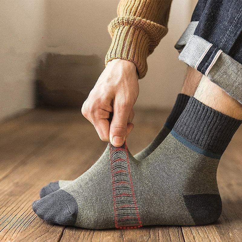 😍🧦【10 párov】Jesenné a zimné antibakteriálne, dezodoračné a teplé vlnené ponožky