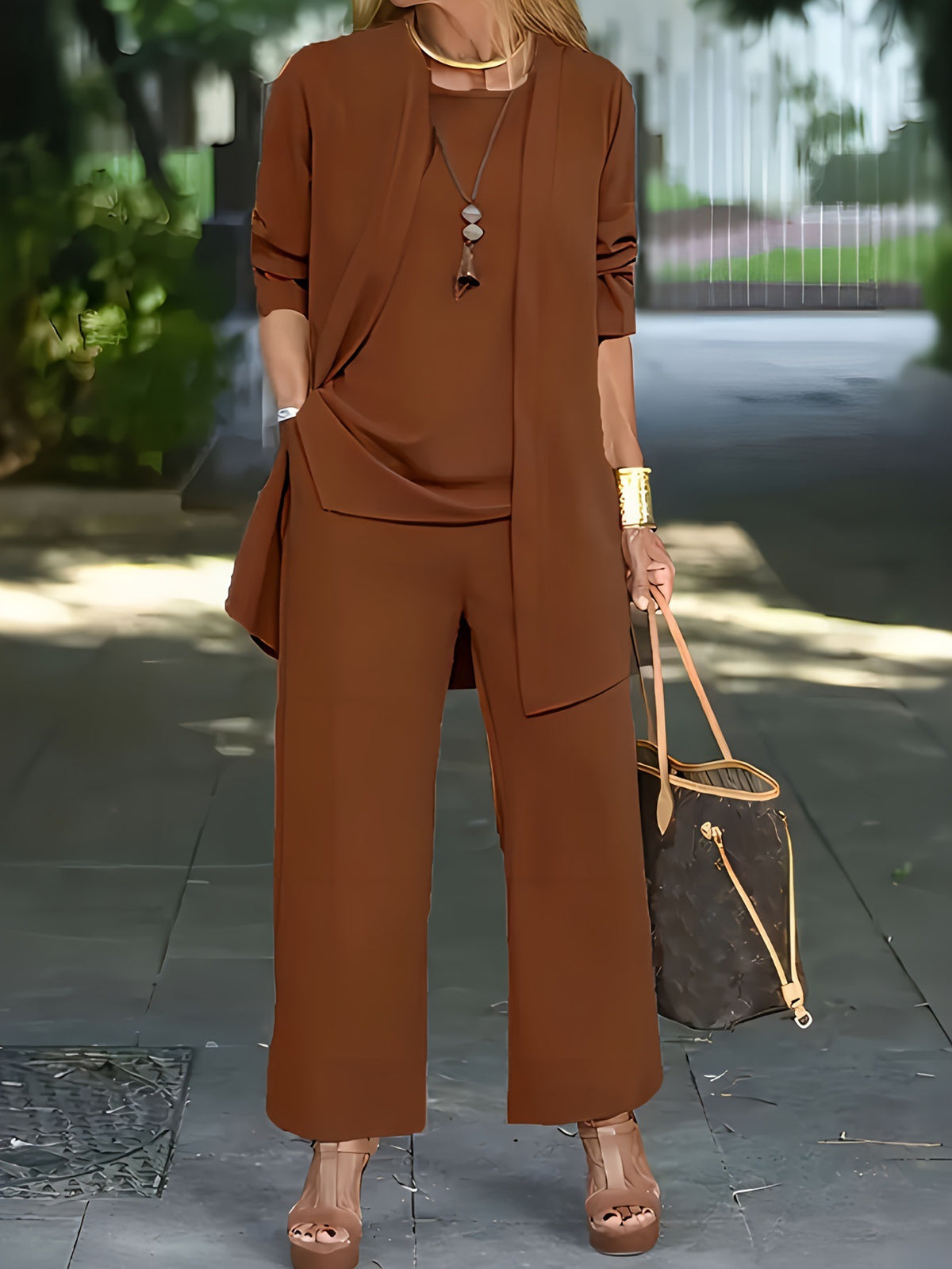 🧥 Elegancki trzyczęściowy komplet damski o luźnym kroju 🍂