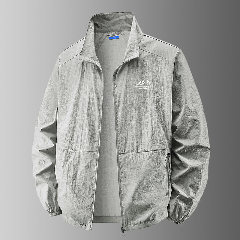 🔥【M-8XL】☀️Chaqueta ligera hombre, cuello alto, anti-viento y UV, ideal para viajes.Nuevos productos -49%