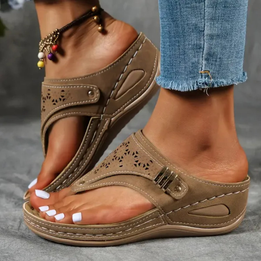 😍【35-43】 Duté klinové papuče na platforme veľkých rozmerov