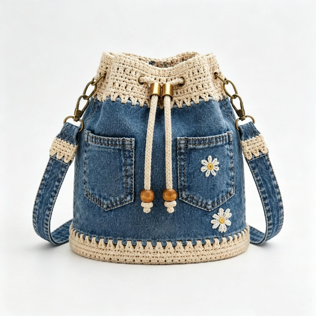 Un bolso de mezclilla tejida de estilo boho que complementa cualquier atuendo ✨