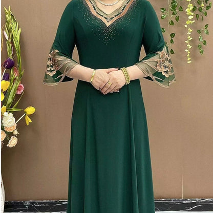 👗💥【XL-5XL】 2024 nové elegantné šaty s výstrihom do V a extra veľkým lemom 3738406