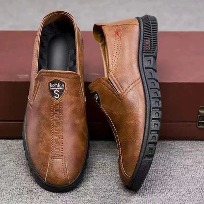 👞【39-44】Nuevos zapatos de conducir de suela blanda para hombre, ideales para otoño/invierno. Zapatos de vestir de piel sin cordones.